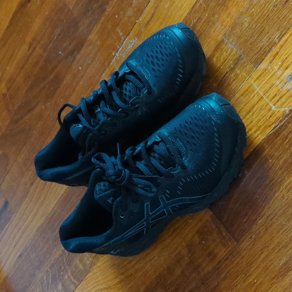 Black Asics Shoes